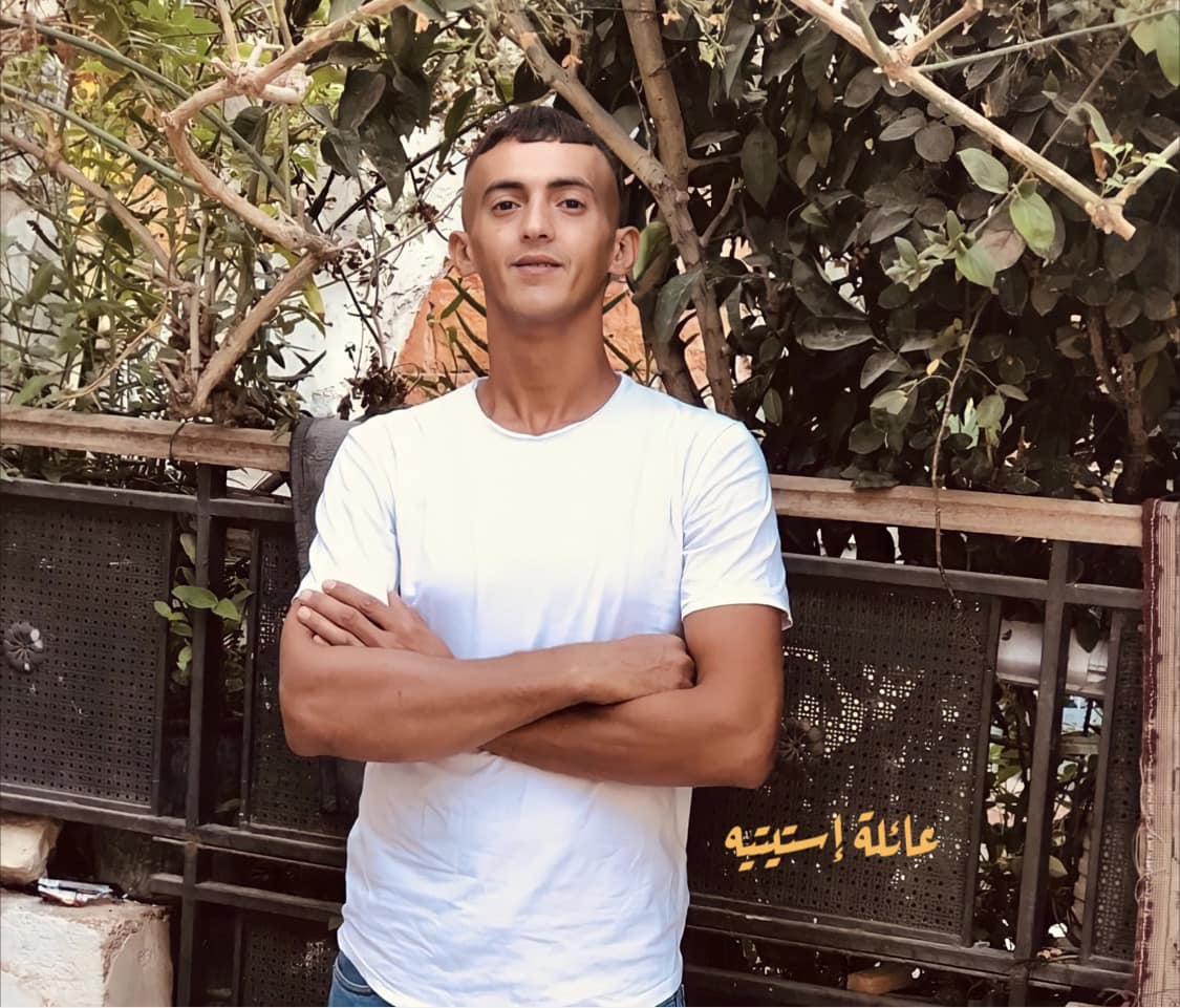 شاهر يستنكر اعتقال العامل وسيم استيتية