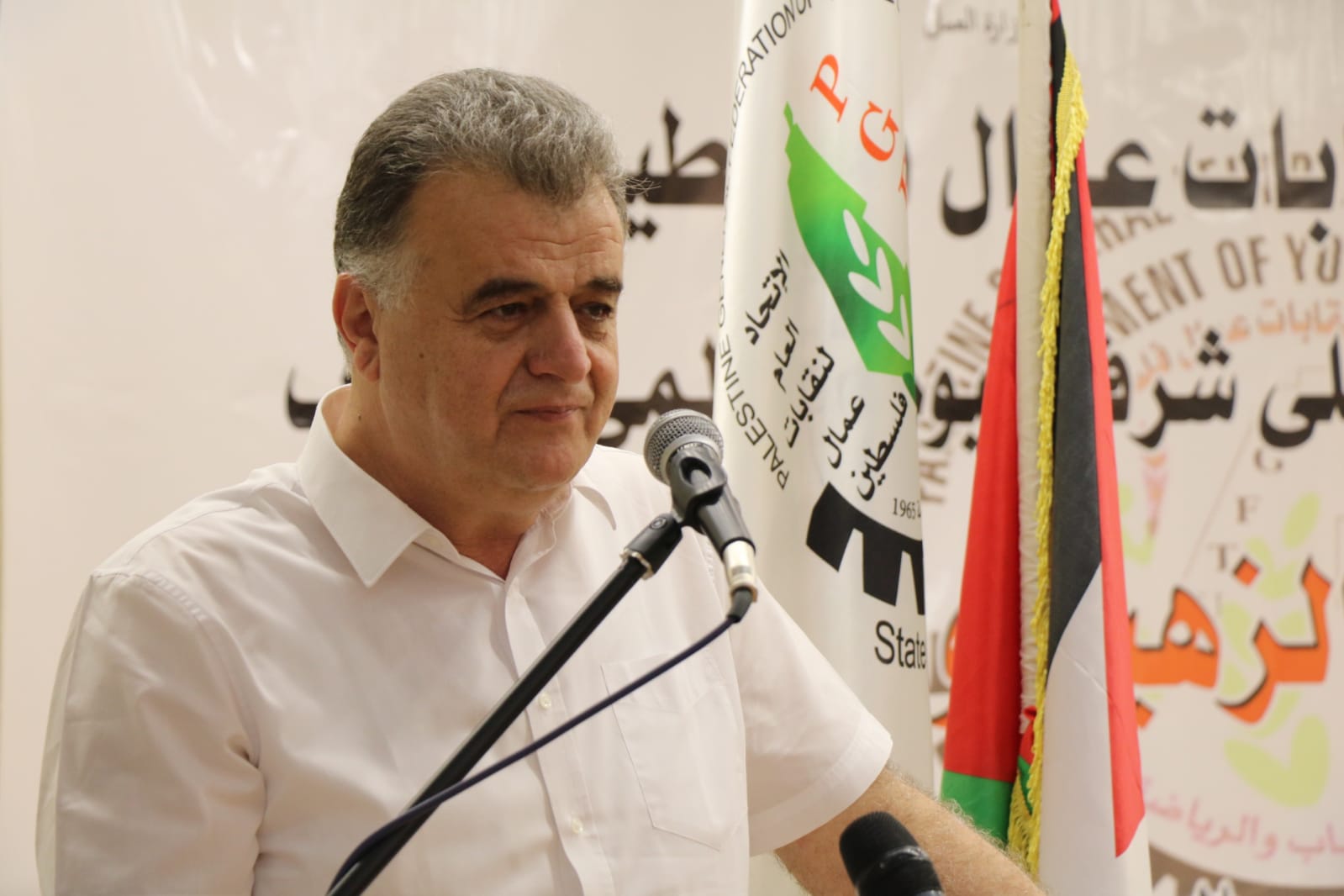 سعد: نحذر العمال من خطر القنابل المتفجرة التي وضعها الاحتلال على بعض مقاطع الجدار