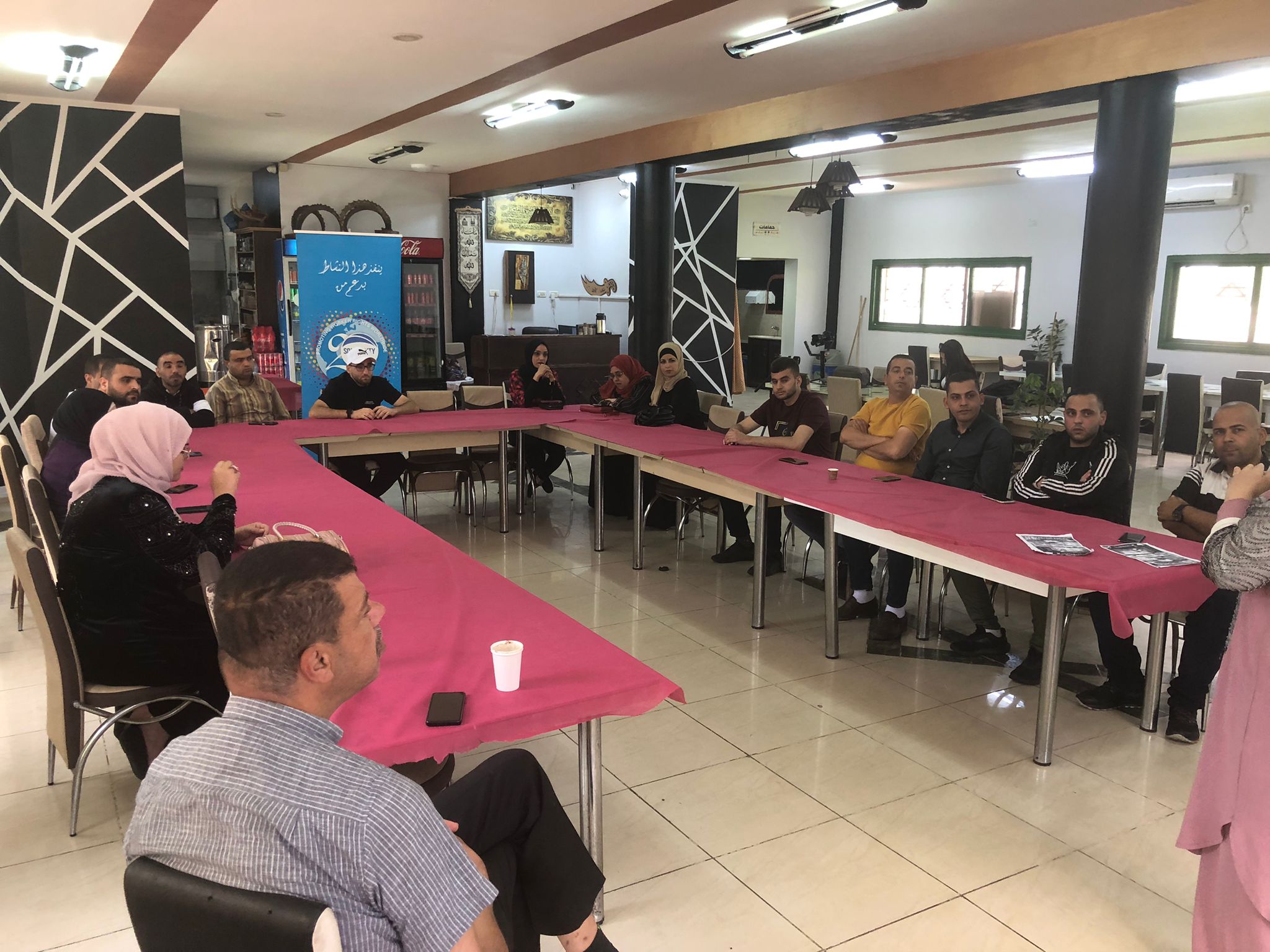 دائرة الشباب ونقابة سلك التعليم يناقشون آلية تطبيق الحد الأدنى للأجور بقلقيلية