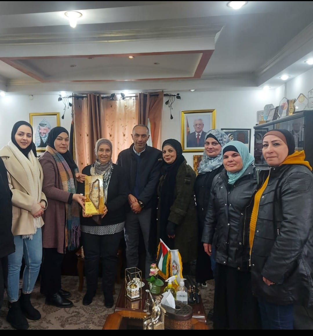 دائرة المرأة بمجلس رام الله تلتقي مدير عام الخدمات الطبية العسكرية