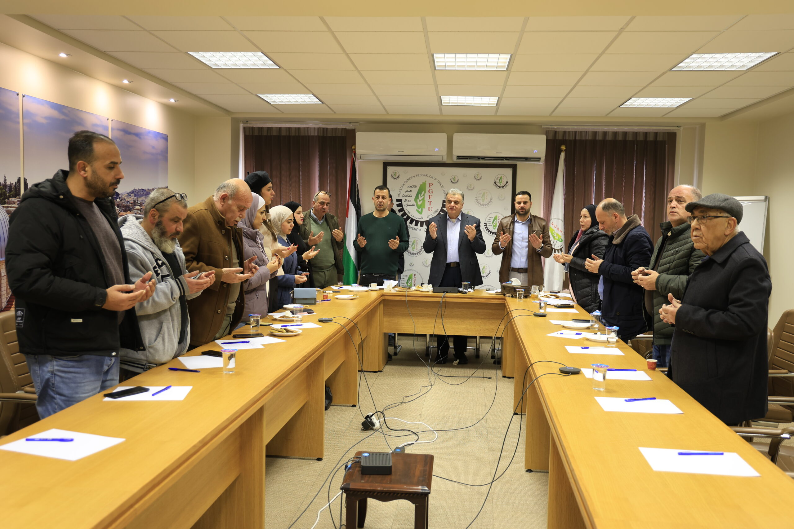 النقابة العامة للعاملين في البتروكيماويات تعقد مؤتمرها