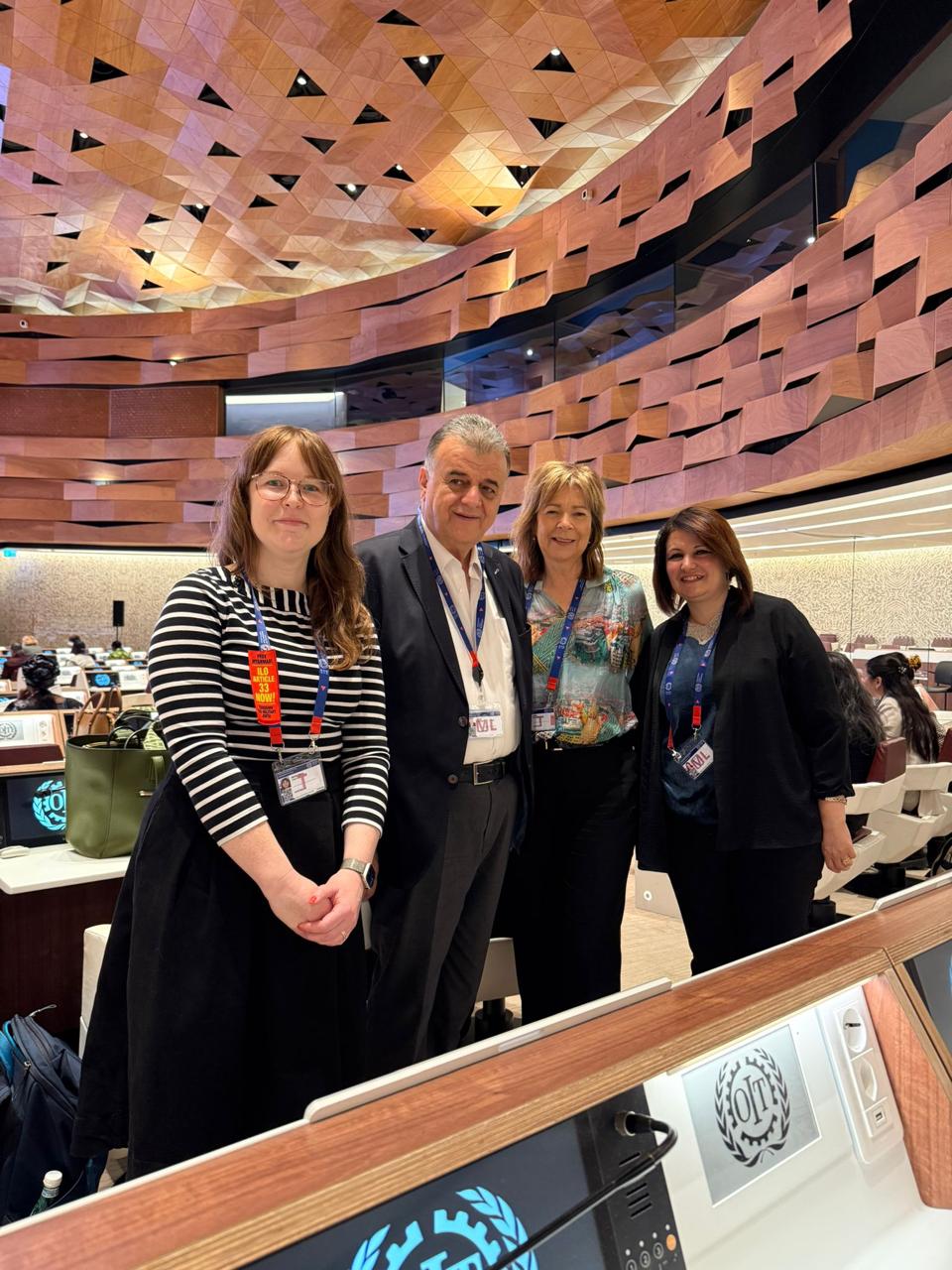 سعد يلتقي وفد اتحاد نقابات عمال استراليا في جنيف