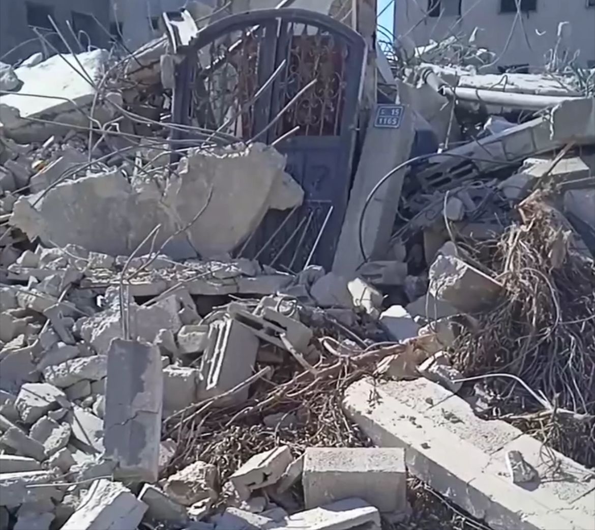 كلمات مؤثرة للنقابية الغزاوية اعتماد أبو جلالة بعد عودتها لمنزلها